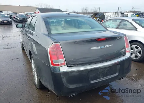 2013 Chrysler 300 Motown z USA, uszkodzony, nr VIN 2C3CCARG5DH596268